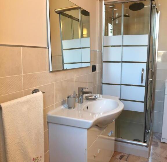 آپارتمان 1 خوابه با بالکن, Le Torrette Rooms And Apartments