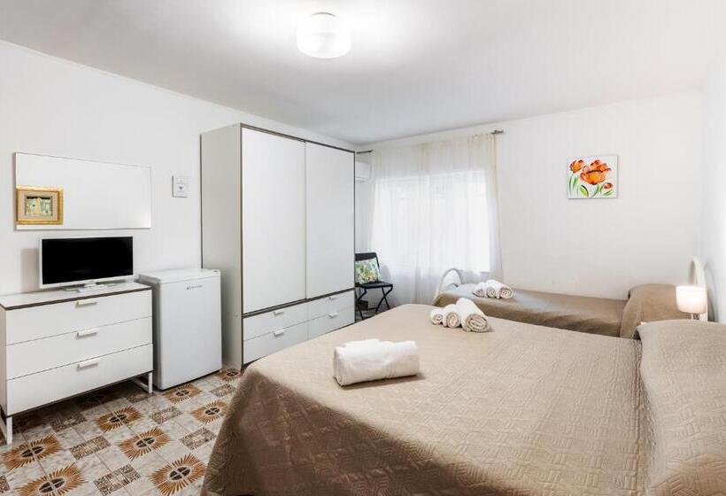 اتاق استاندارد چهار تخته, Le Torrette Rooms And Apartments
