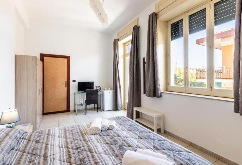 اتاق استاندارد سه تخته با بالکن, Le Torrette Rooms And Apartments