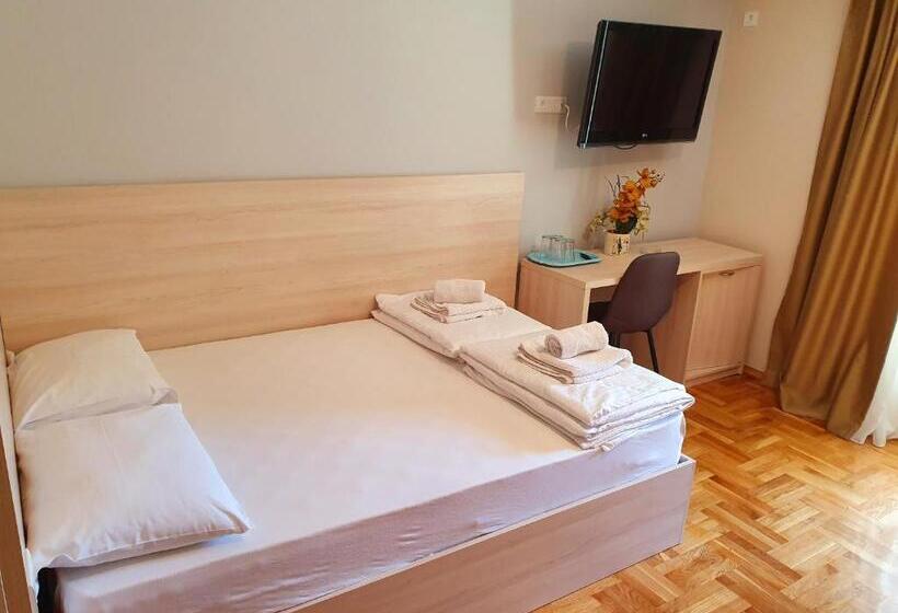 اتاق خانوادگی با چشم‌انداز دریا, Apartments Pier