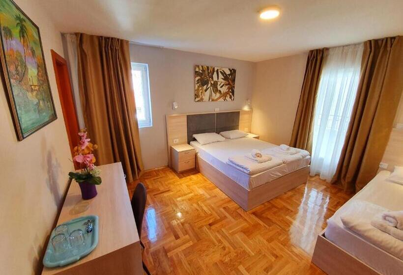 Standard Triple Room with Terrace, Apartments Pier