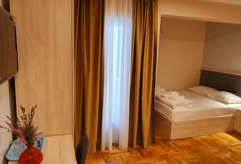 Standard Triple Room with Terrace, Apartments Pier