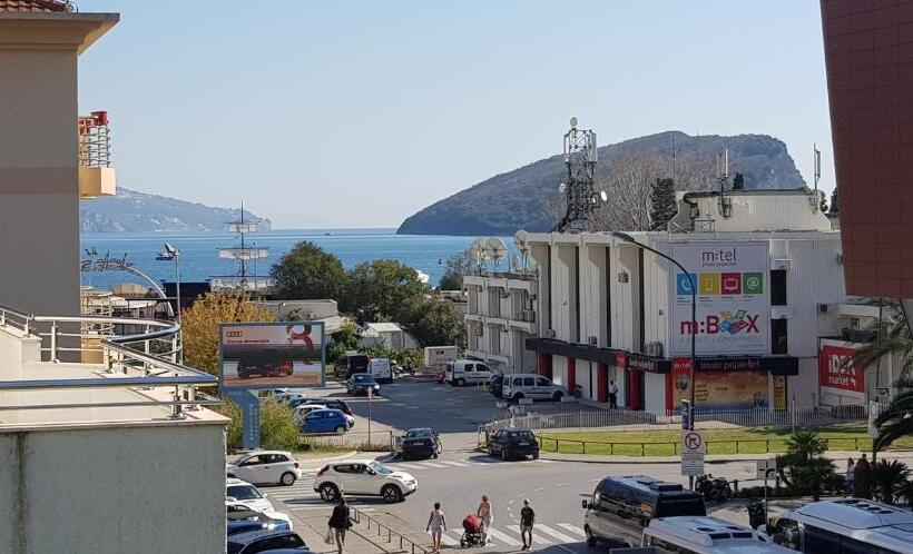 اتاق استاندارد با بالکن و چشم‌انداز دریا, Apartments Pier