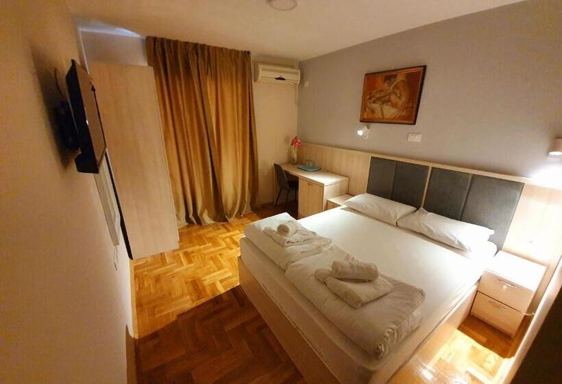 اتاق استاندارد با بالکن و چشم‌انداز دریا, Apartments Pier
