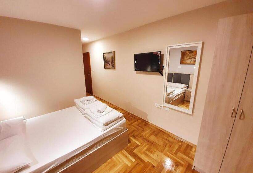 اتاق استاندارد با بالکن و چشم‌انداز دریا, Apartments Pier