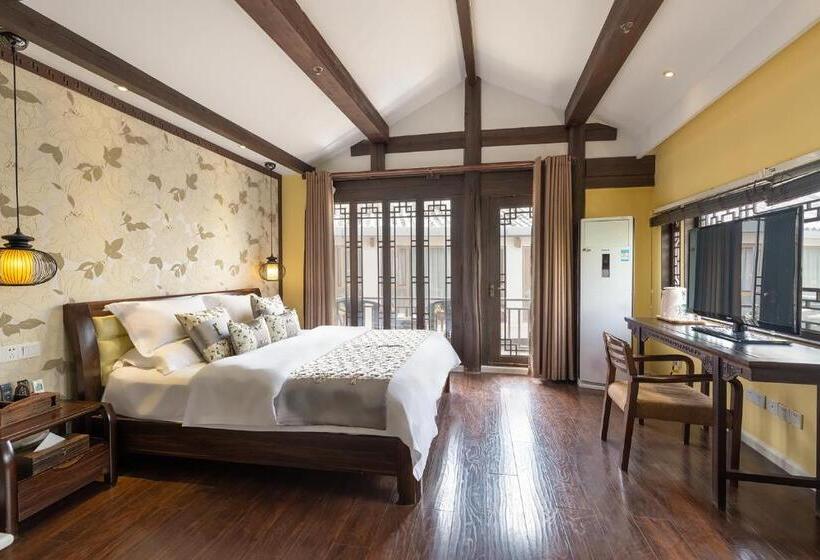 Люкс Deluxe Кровать Кинг, Lijiang Gui Yuan Tian Ju Guesthouse