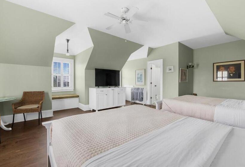 Номер Superior, The Tranquil House Inn