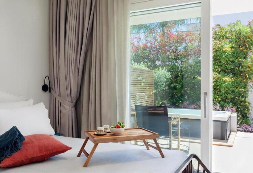 اتاق لوکس با وان آب گرم, Domìa Boutique Hotel E Cucina