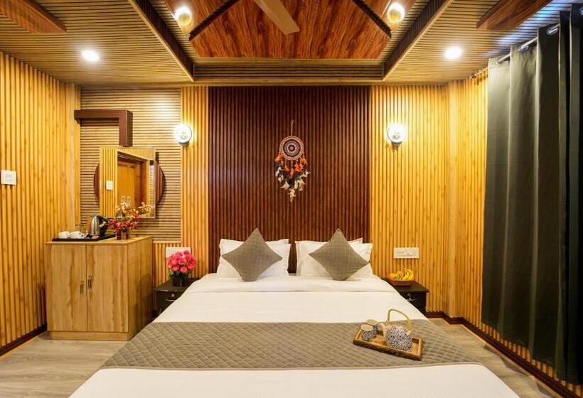 غرفة ديلوكس ثلاثية, Babylon Resort