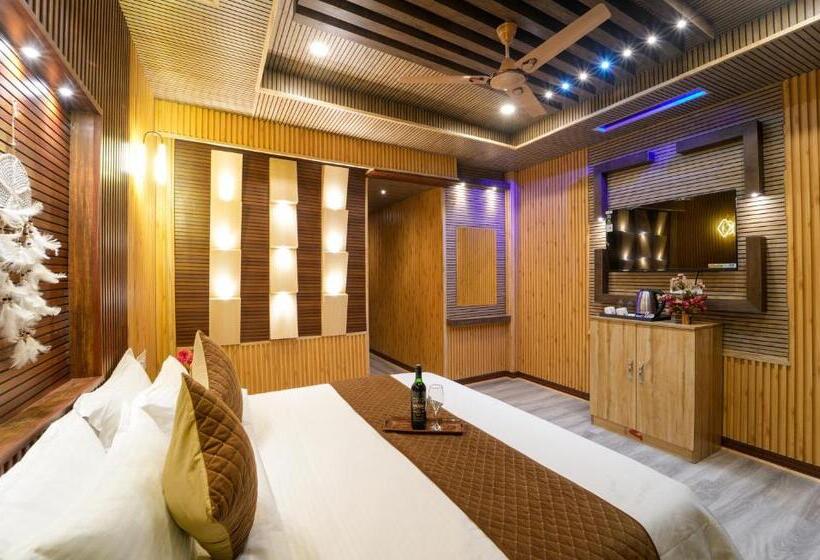 غرفة ديلوكس ثلاثية, Babylon Resort