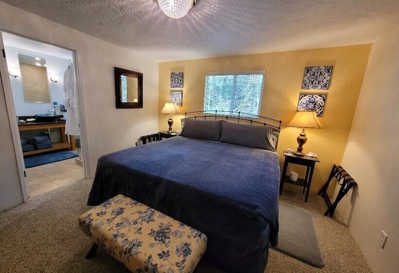 Номер Deluxe, Misty Valley Inn