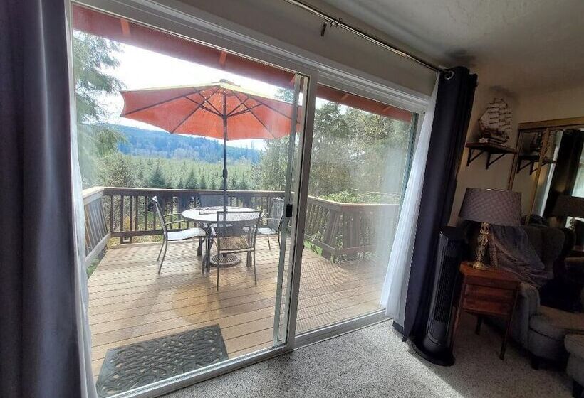 Номер Deluxe, Misty Valley Inn