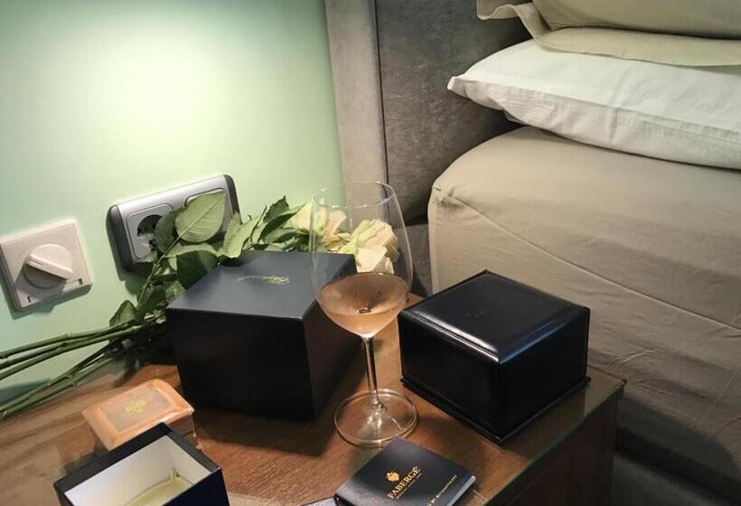 Номер Стандарт, Art 'otel