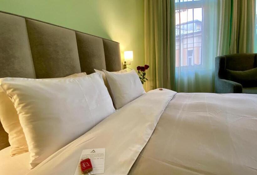 Номер Стандарт, Art 'otel