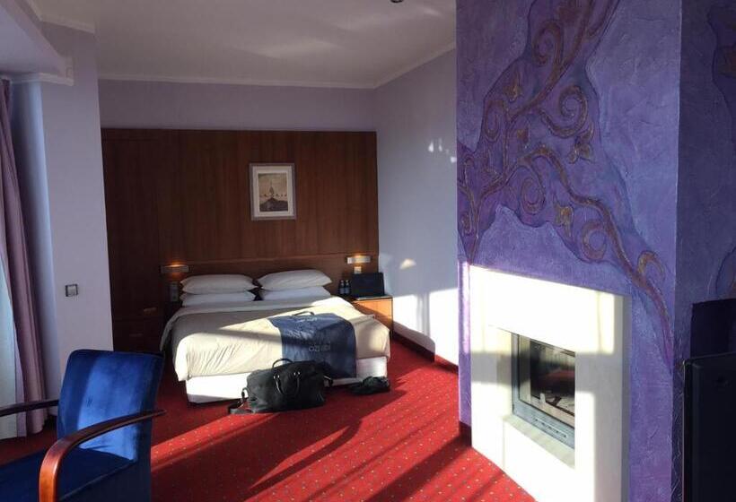 Номер Economy, Art 'otel