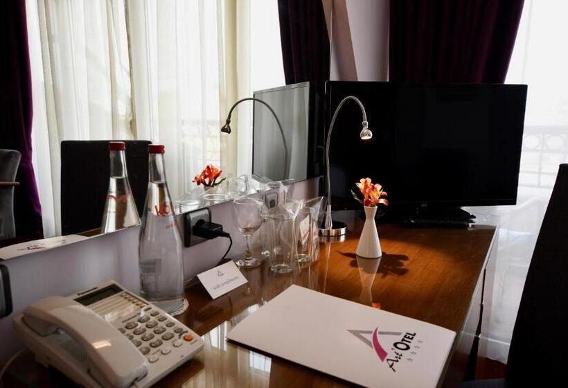 Номер Deluxe Вид на Город, Art 'otel