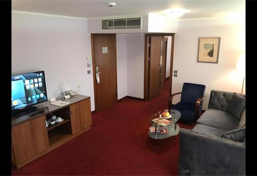 Апартаменты 1 Спальня Вид на Город, Art 'otel