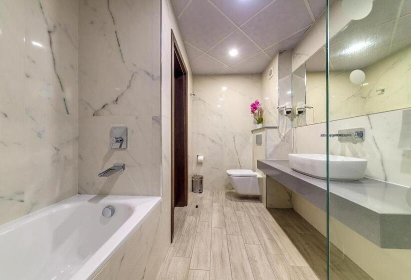سوییت جونیور با بالکن, Spa Hotel Kiparis
