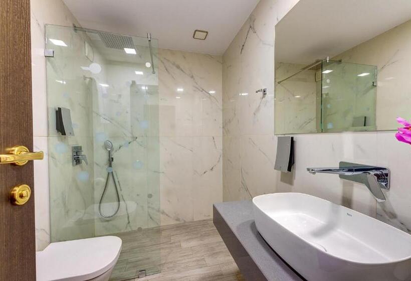 اتاق لوکس سه تخته, Spa Hotel Kiparis