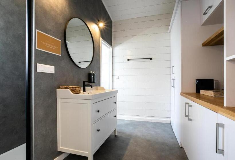 标准间, Lodges De Camargue