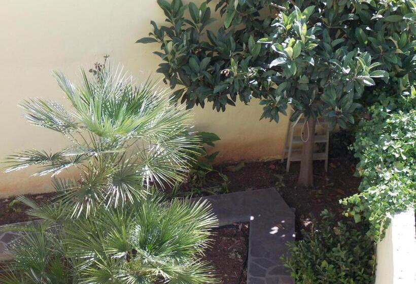 Номер Стандарт Вид на Сад, B&b Soli D'oro