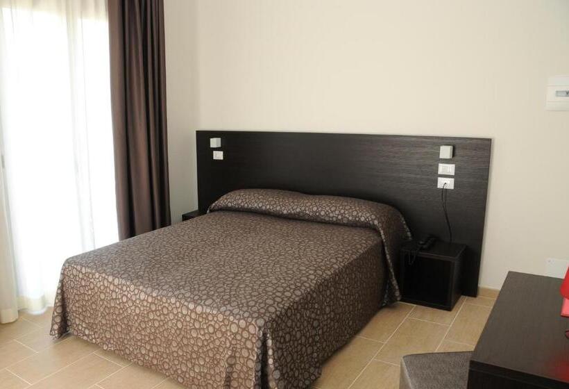 Quarto Triplo Estandar com Sacada, Morena