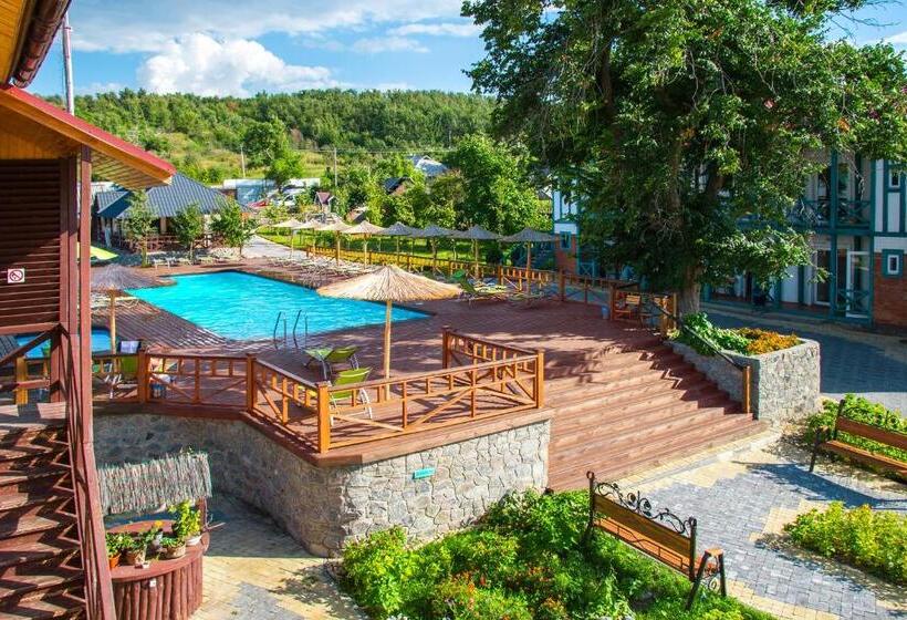 اتاق سوپریور سه تخته, Mayak Resort