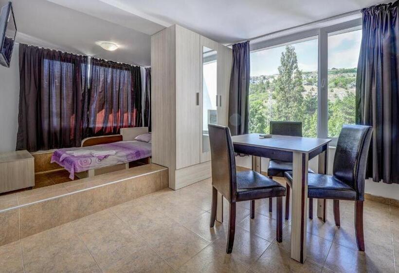 Студио Стандарт с Видом, Saint George Hotel 1