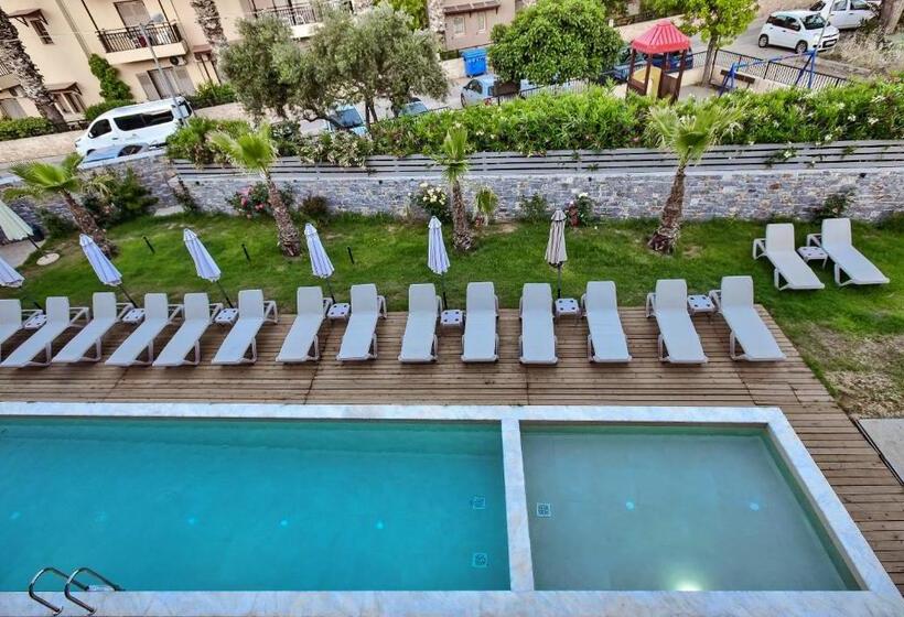 استودیوی سوپریور, Del Mar  Adults Only