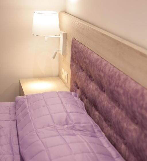 استودیوی استاندارد, Del Mar  Adults Only