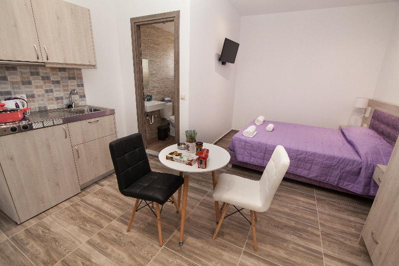 استودیوی استاندارد, Del Mar  Adults Only