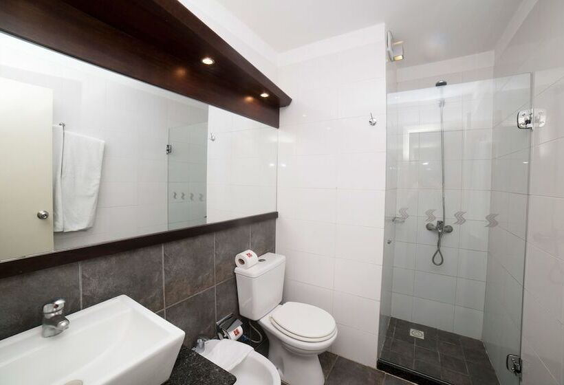 Номер Стандарт Трехместный, 27 Suites