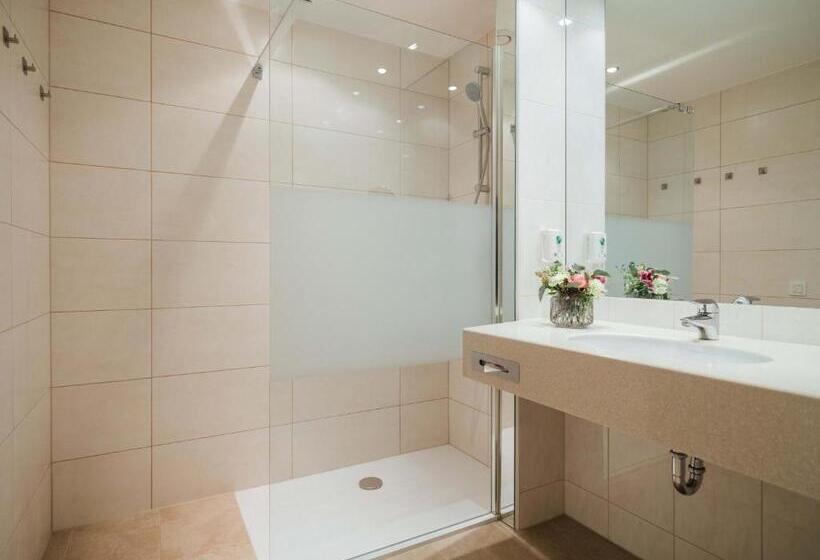 اتاق لوکس با چشم‌انداز دریاچه, Werzers Hotel Resort Pörtschach