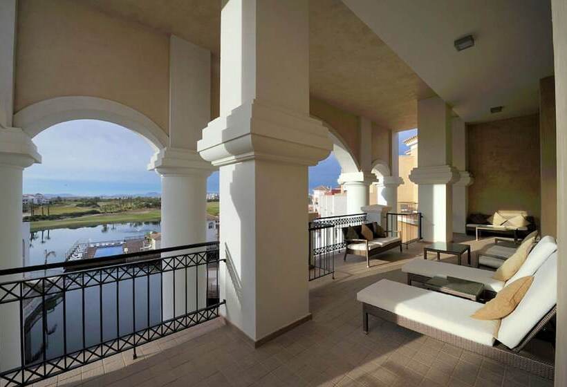 Королевский Люкс, Doubletree By Hilton La Torre Golf & Spa Resort