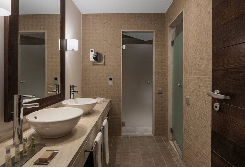 Номер Стандарт, Doubletree By Hilton La Torre Golf & Spa Resort