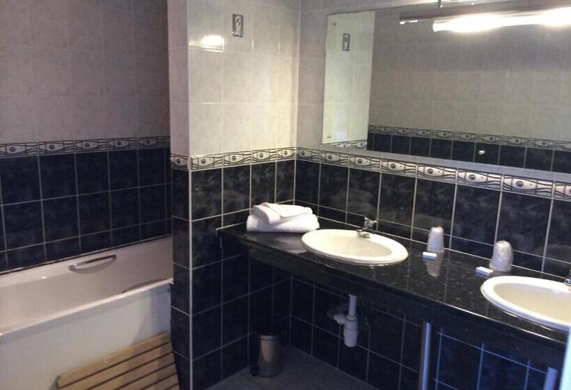 Семейный Номер, Hunters Lodge Inn
