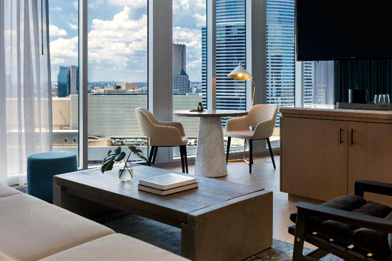 جناح جونيور مطل على المدينة, Kimpton Epic Hotel, An Ihg
