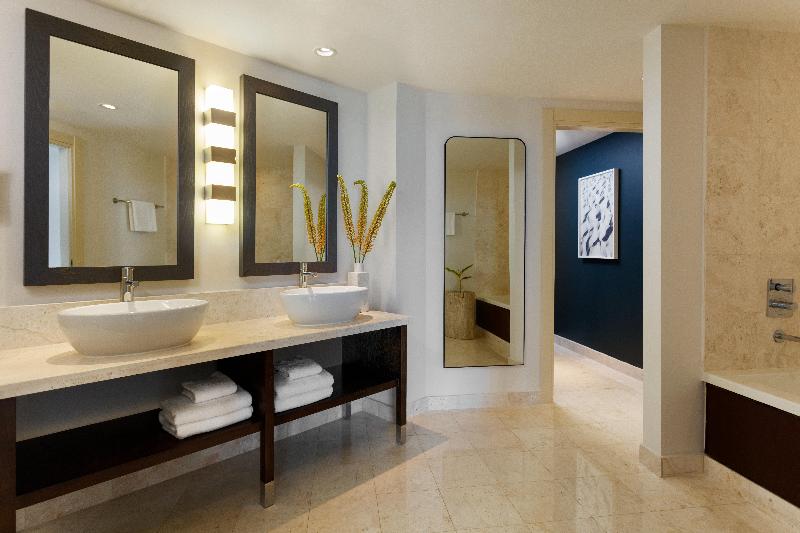 סוויטת ג'וניור נוף לעיר, Kimpton Epic Hotel, An Ihg