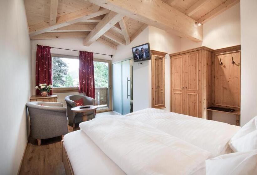 Номер Стандарт с Балконом, Landhotel Föhrenhof Ellmau