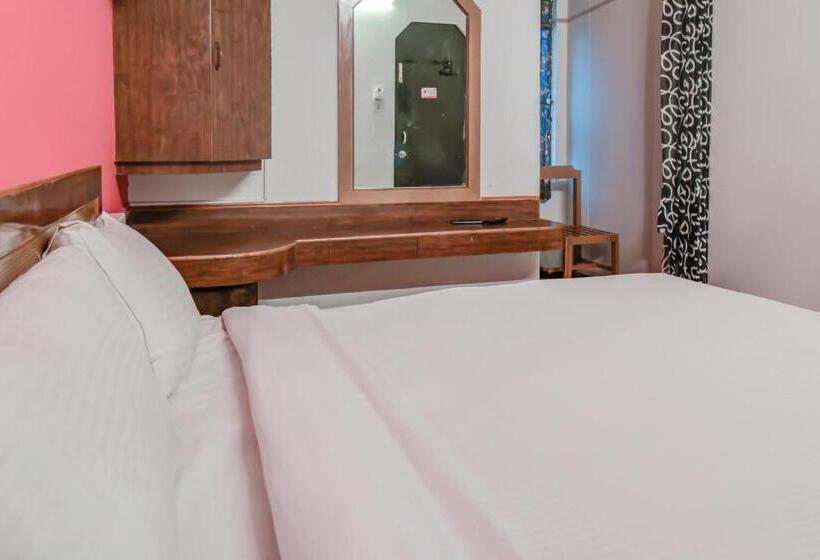 اتاق استاندارد سه نفره, O Kota Lodge
