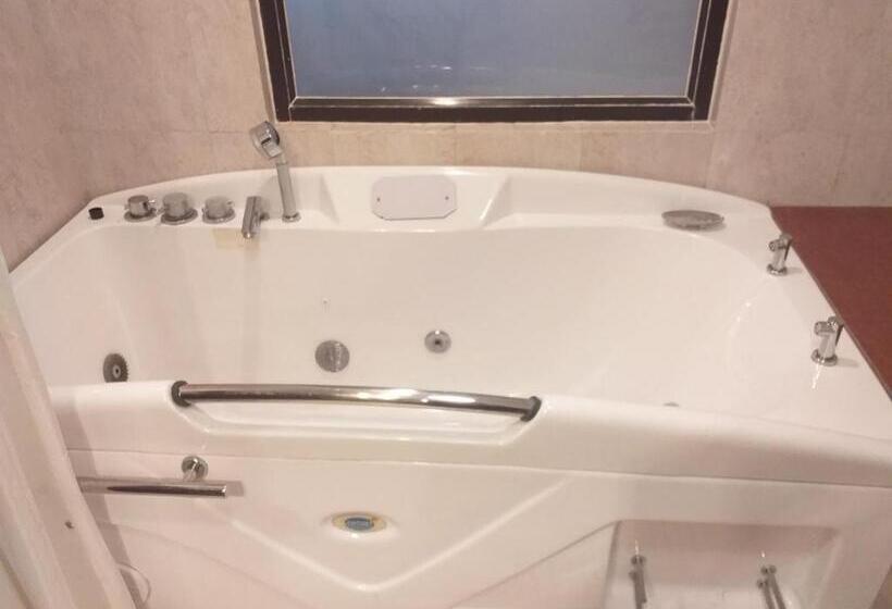 豪华套房, Sobralia Casino Resort & Spa