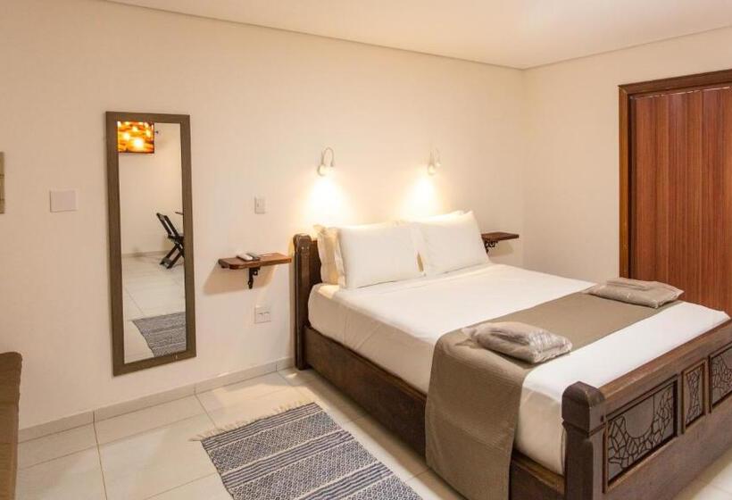 استودیوی استاندارد, Chalet Monet  Granja Vianna