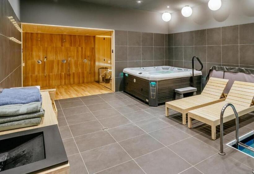 Семейный Номер, Rákóczi Hotel, Tábor és Rendezvényközpont