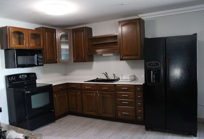 Suite, Best Western Medical Center North Inn & Suites Near Six Flags