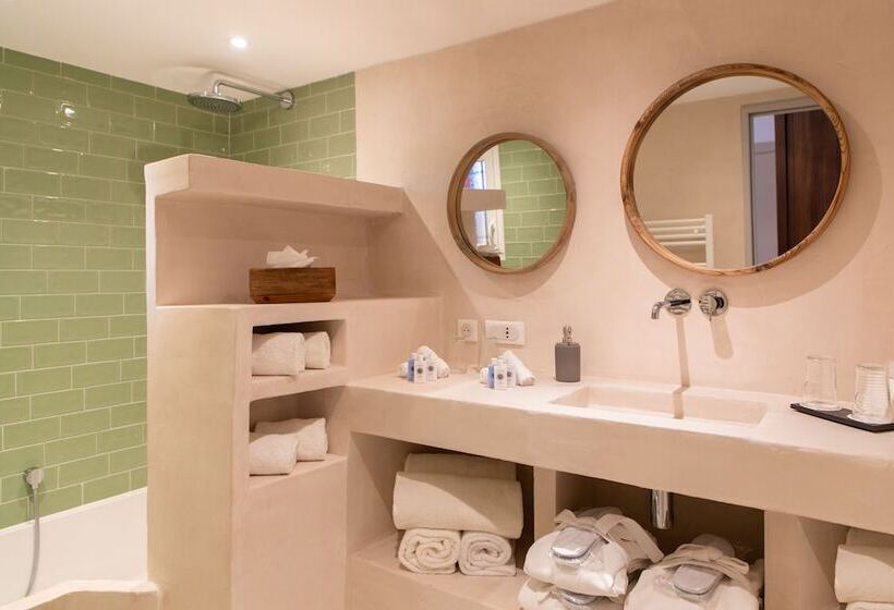Четырехместный Номер Стандарт, Hôtel Font Mourier