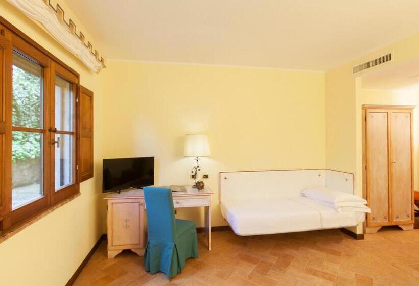 スタンダードトリプルルーム, Sovana Hotel & Resort