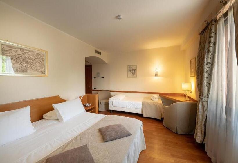 غرفة كلاسيكية ثلاثية, Valle Di Assisi Hotel & Spa