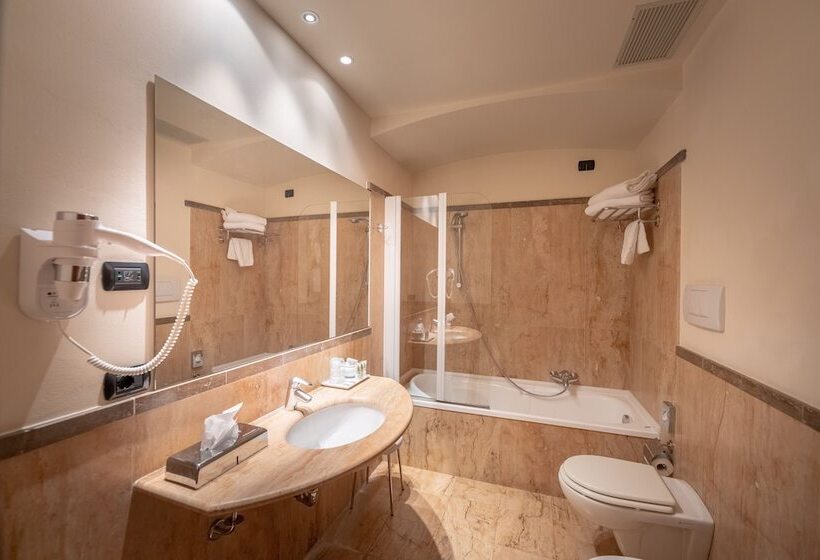 Семейный Номер, Valle Di Assisi Hotel & Spa