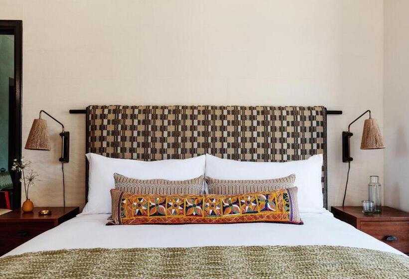 带观景和大床的豪华房间, Downtown Los Angeles Proper Hotel, A Member Of Design Hotels