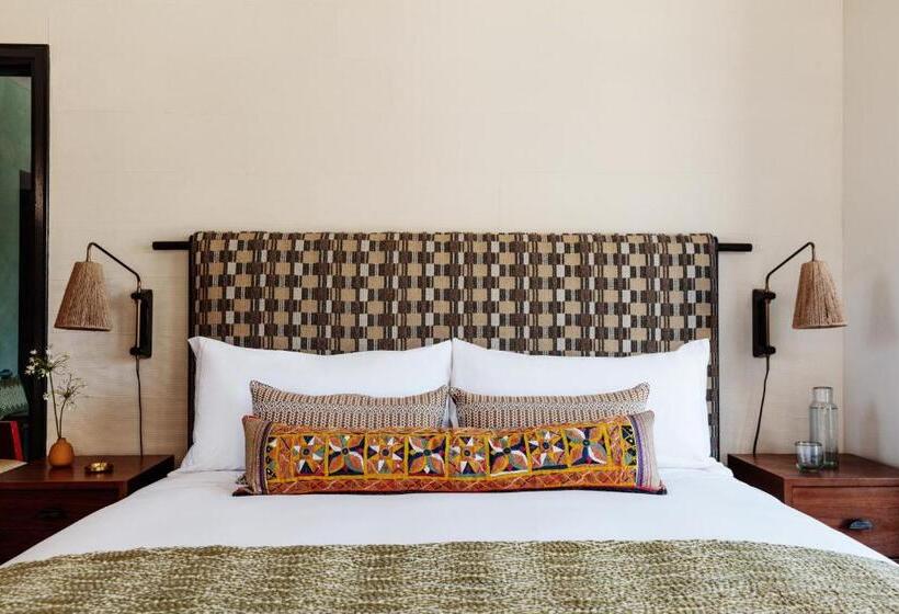 带观景和大床的豪华房间, Downtown Los Angeles Proper Hotel, A Member Of Design Hotels